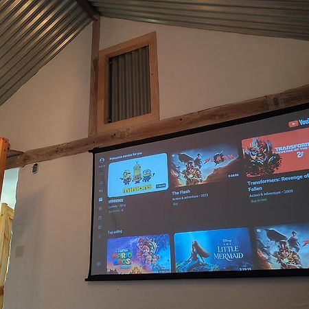 The Bothy Near Tenby, Big Projector Screen, Four-Poster Bed, On-Site Hot Tub Access Via Spa Pack, Breakfast Екстер'єр фото