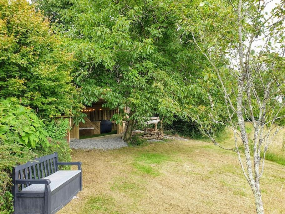 The Bothy Near Tenby, Big Projector Screen, Four-Poster Bed, On-Site Hot Tub Access Via Spa Pack, Breakfast Екстер'єр фото